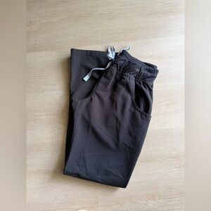 Women's Figs black kade cargo scrub pants XS regular length